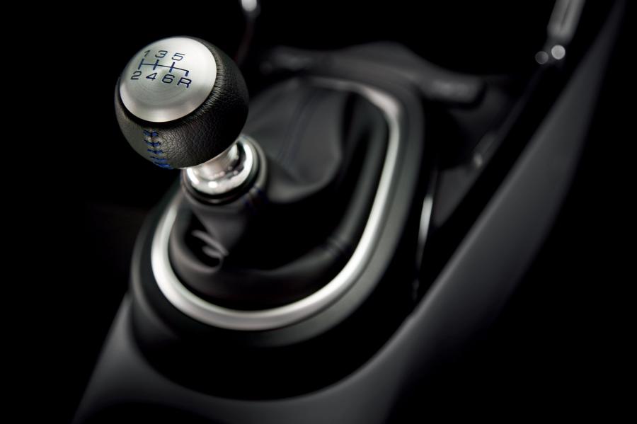  Honda CR-Z Sport Hybrid Coupe 2011 года  (фото 9 из 31)